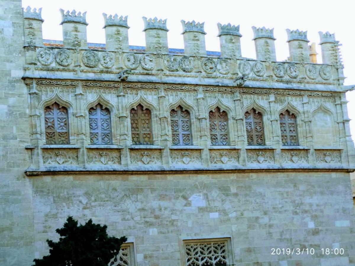 Valencian Dreams Lonja Apartment Exterior photo